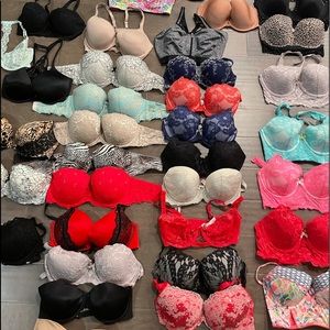 Victoria’s Secret bras size 32DD couple 34D & two 32DDD